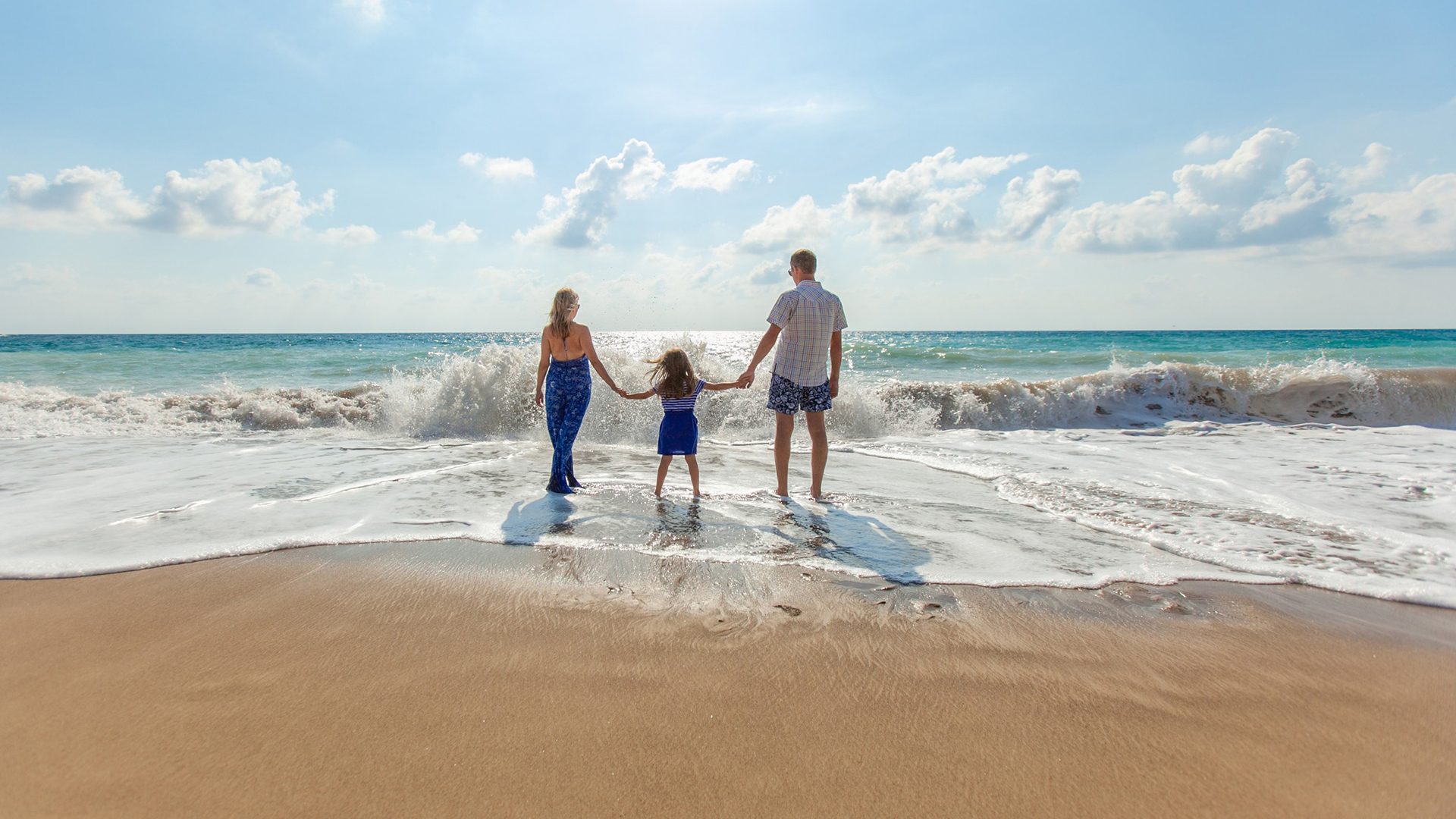 family-beach-summer
